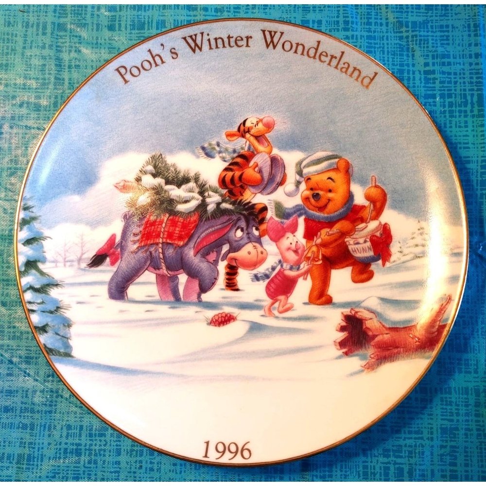 Vintage 1996 Disney‎ Pooh's Winter Wonderland Commemorative Plate 9"